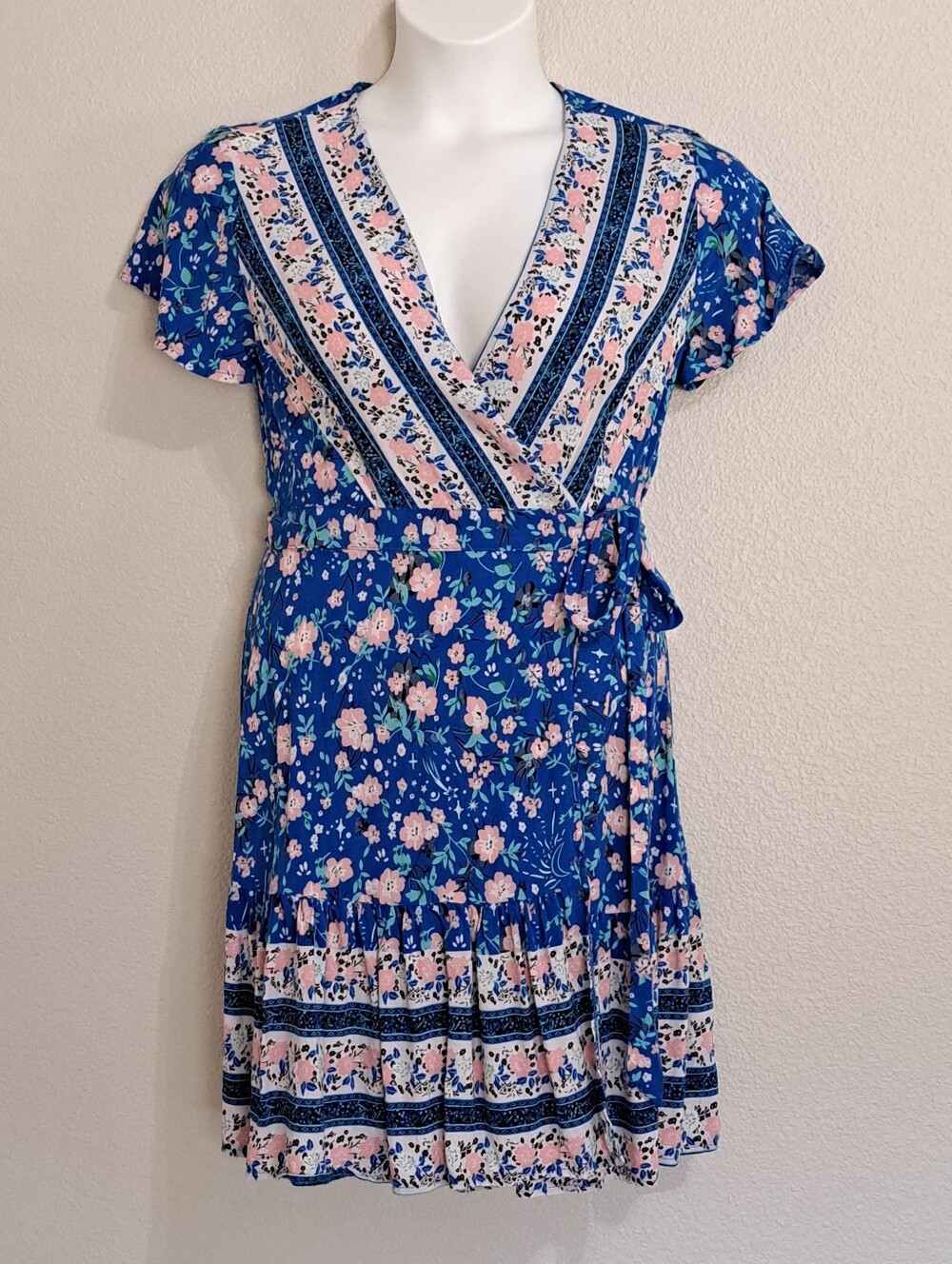 Zesica Rayon Wrap Dress Medium